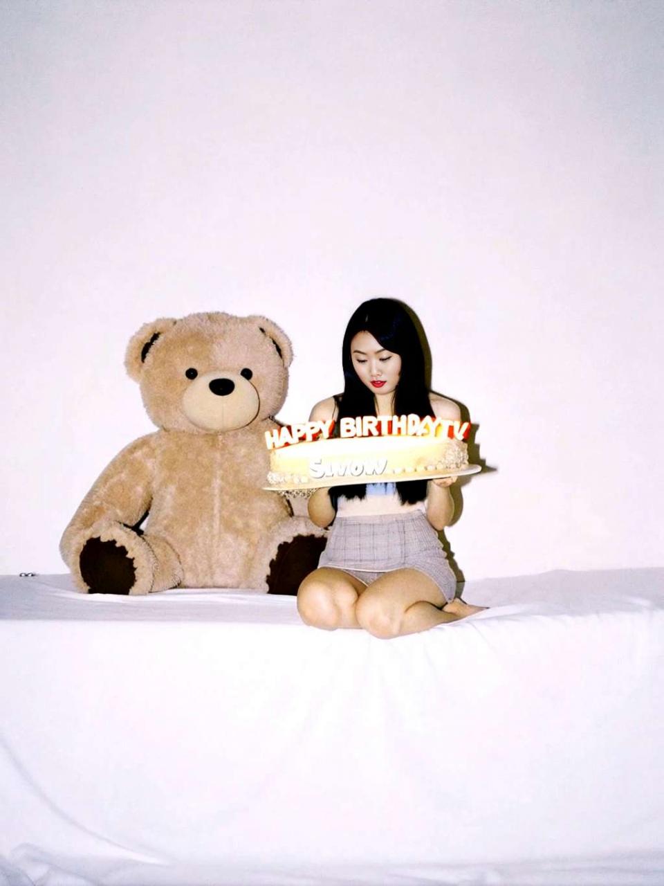 图片[19]-胶片质感梦核图片，爆火小红书，2天2万赞太夸张了吧，三分钟教会你怎么做。轻松赚取商单收益- 小鱼项目网